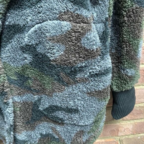 Hem & Thread Camouflage Hooded Sherpa Jacket OneSize - Picture 6 of 10